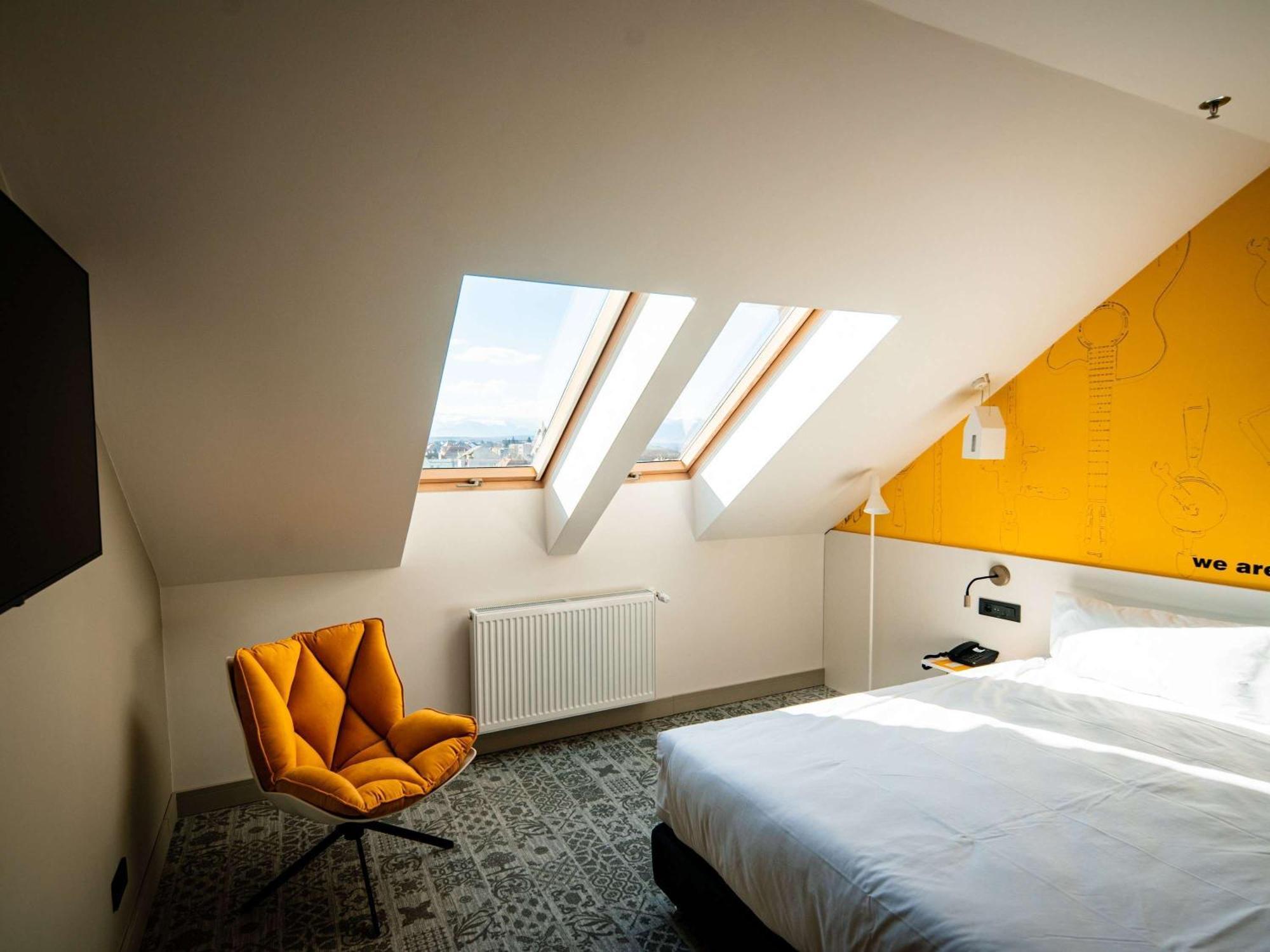 Отель Ibis Styles Sibiu Arsenal Экстерьер фото