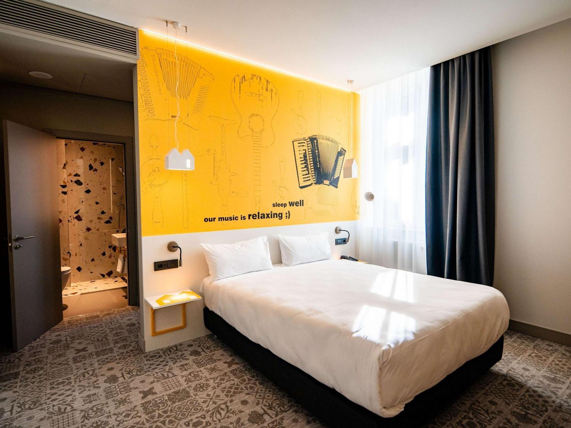 Отель Ibis Styles Sibiu Arsenal Экстерьер фото