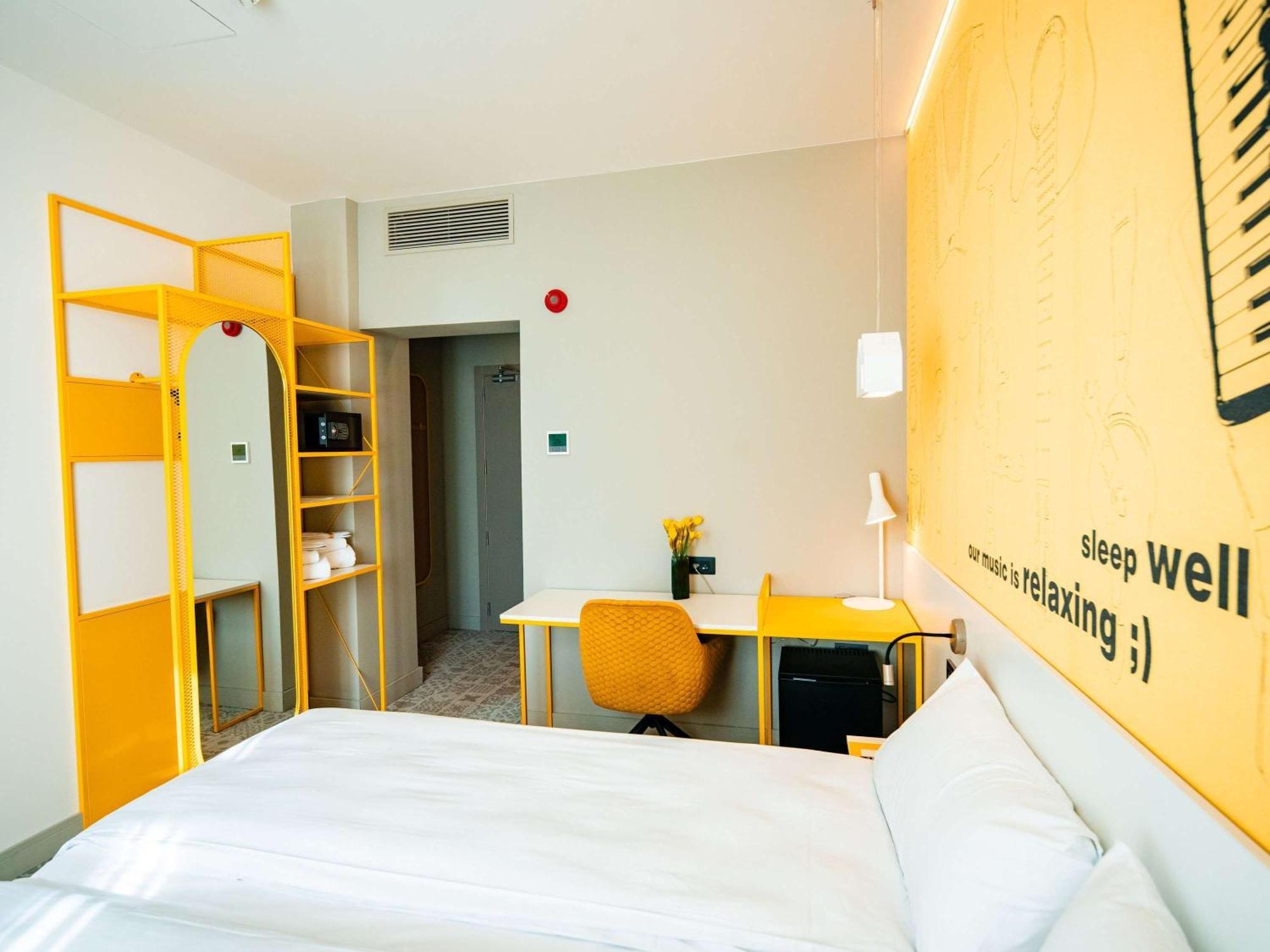 Отель Ibis Styles Sibiu Arsenal Экстерьер фото