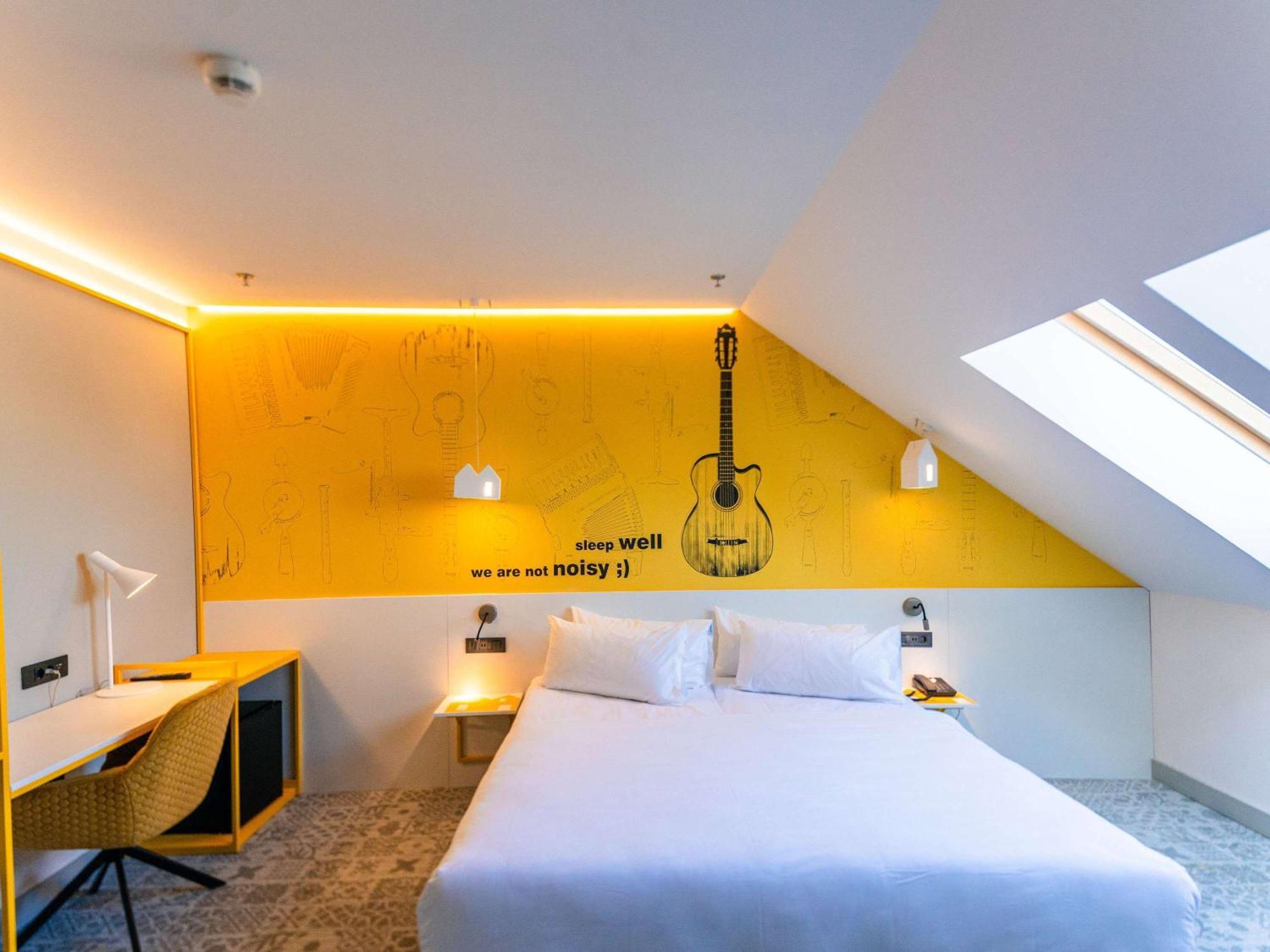 Отель Ibis Styles Sibiu Arsenal Экстерьер фото