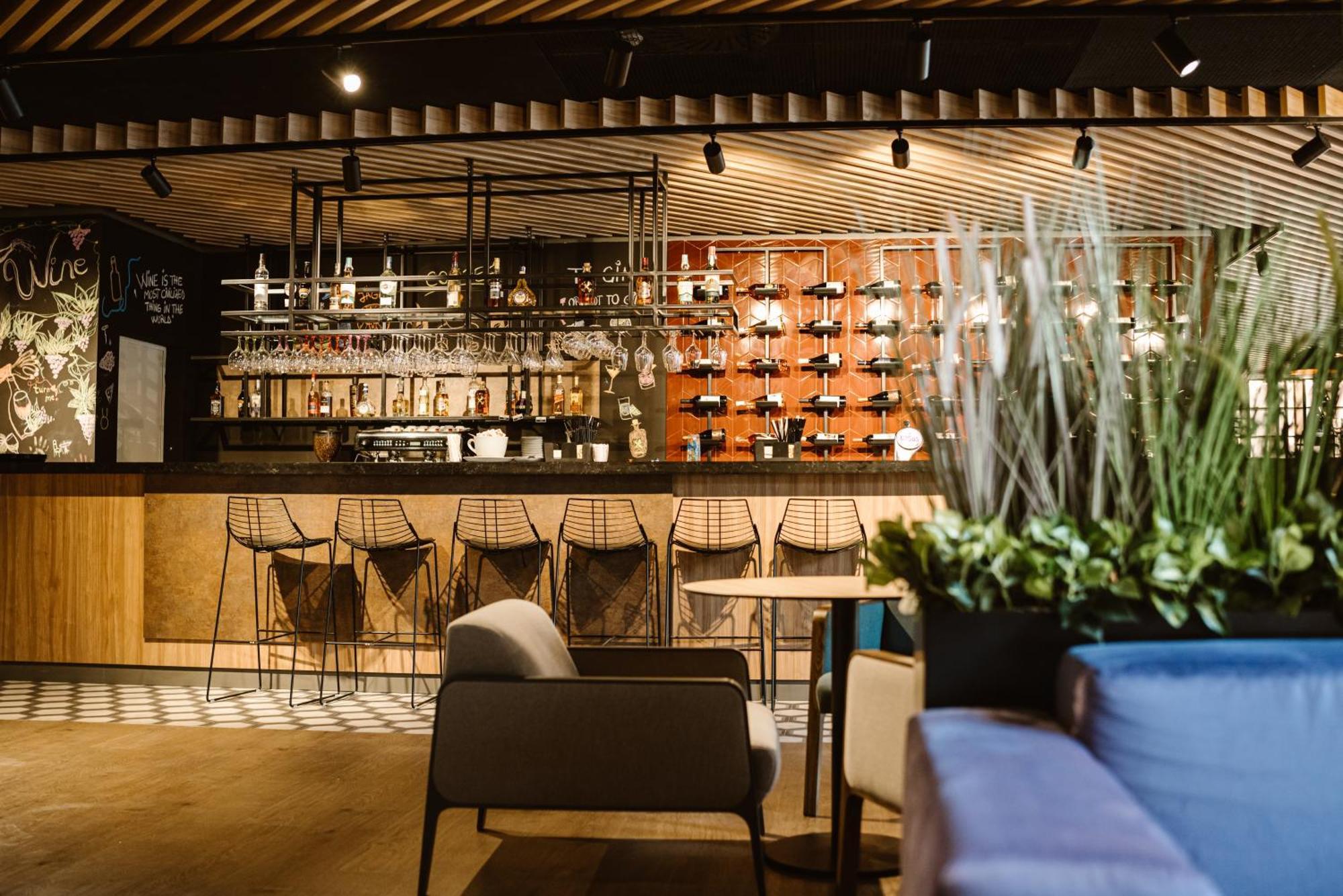 Отель Ibis Styles Sibiu Arsenal Экстерьер фото
