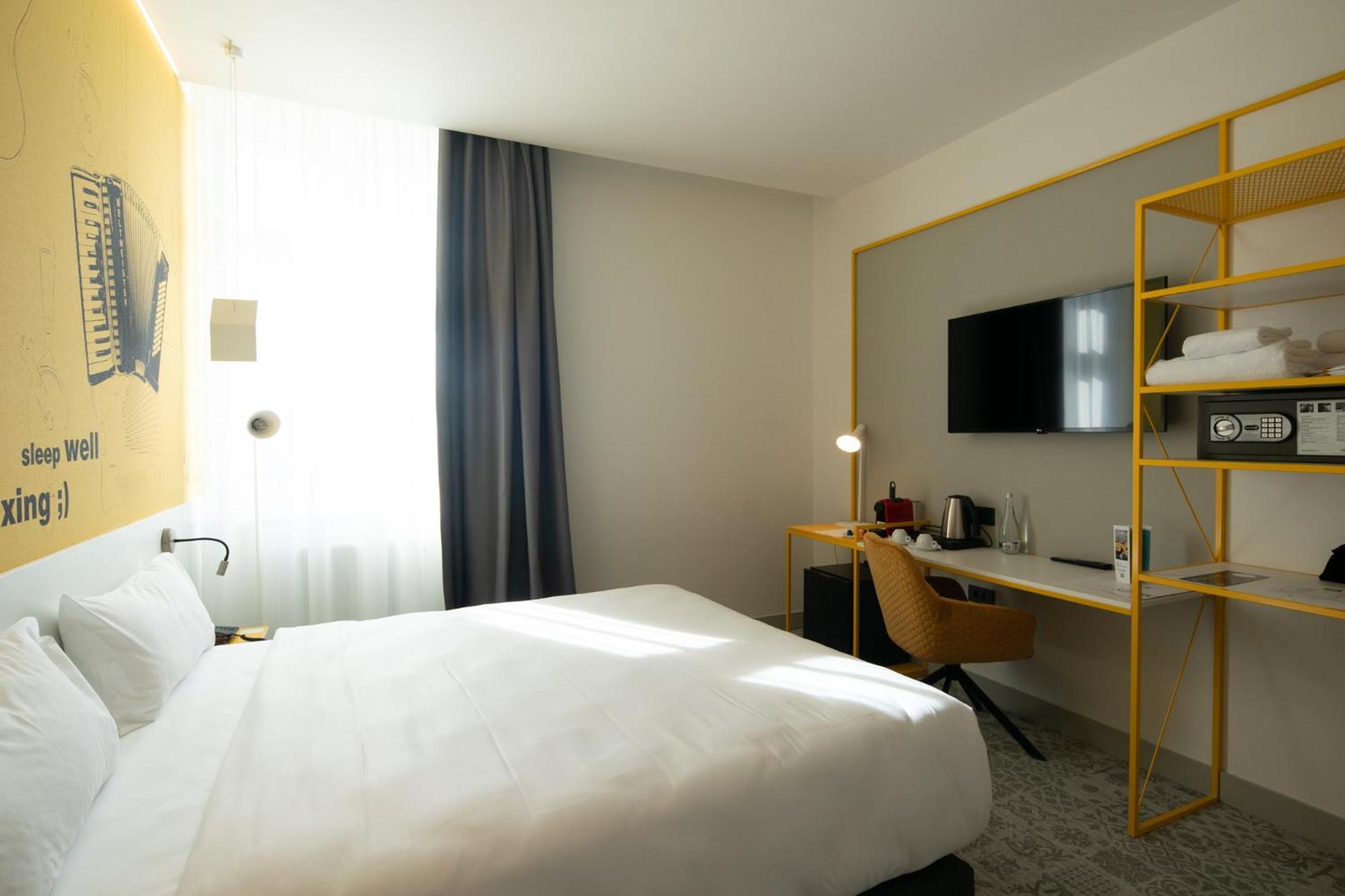 Отель Ibis Styles Sibiu Arsenal Экстерьер фото
