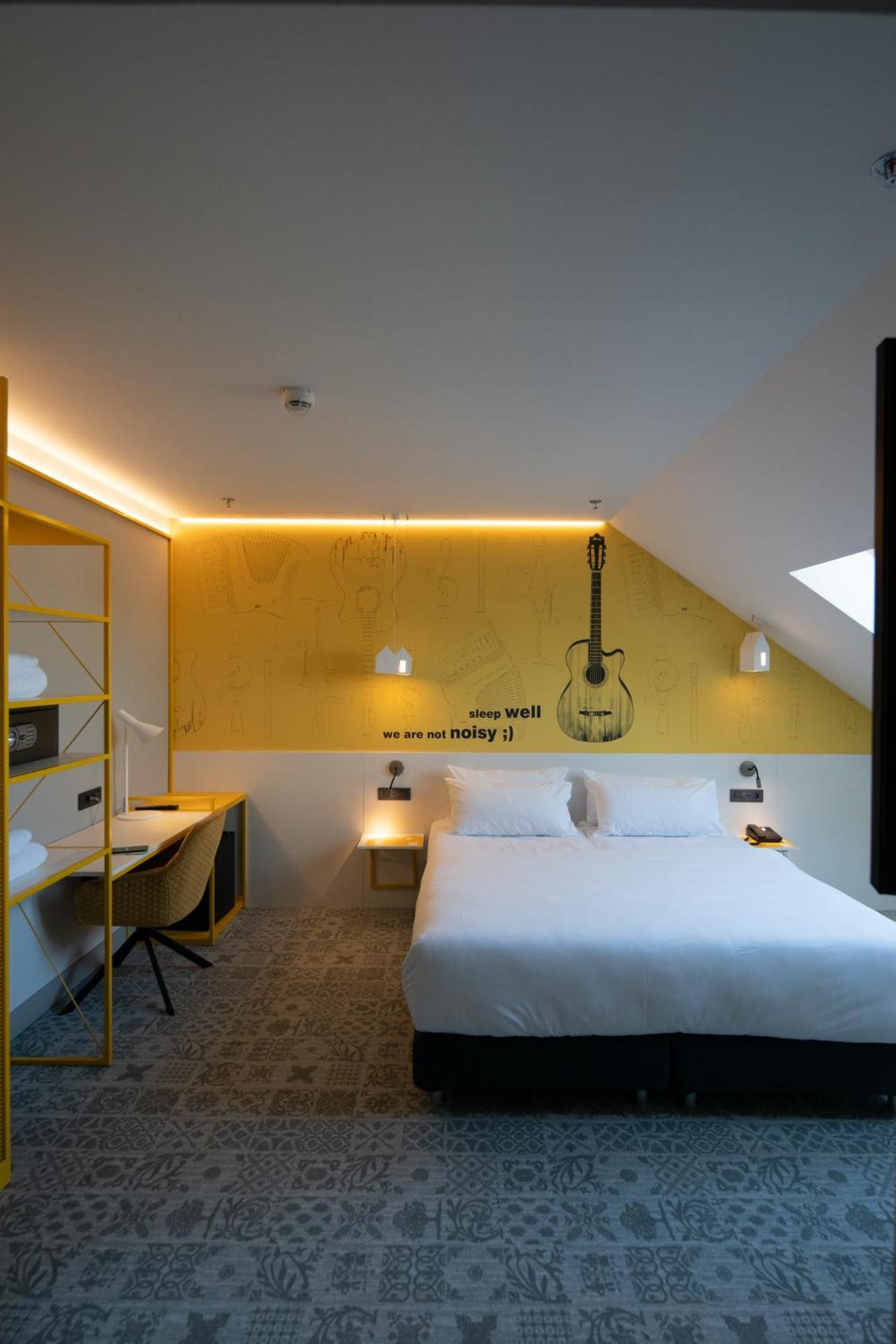 Отель Ibis Styles Sibiu Arsenal Экстерьер фото