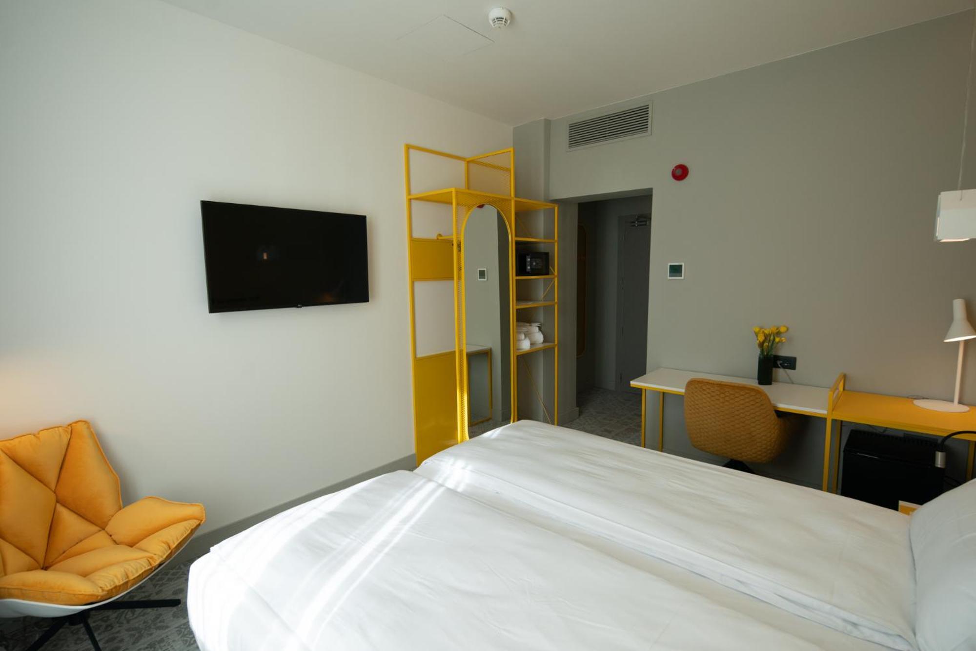 Отель Ibis Styles Sibiu Arsenal Экстерьер фото