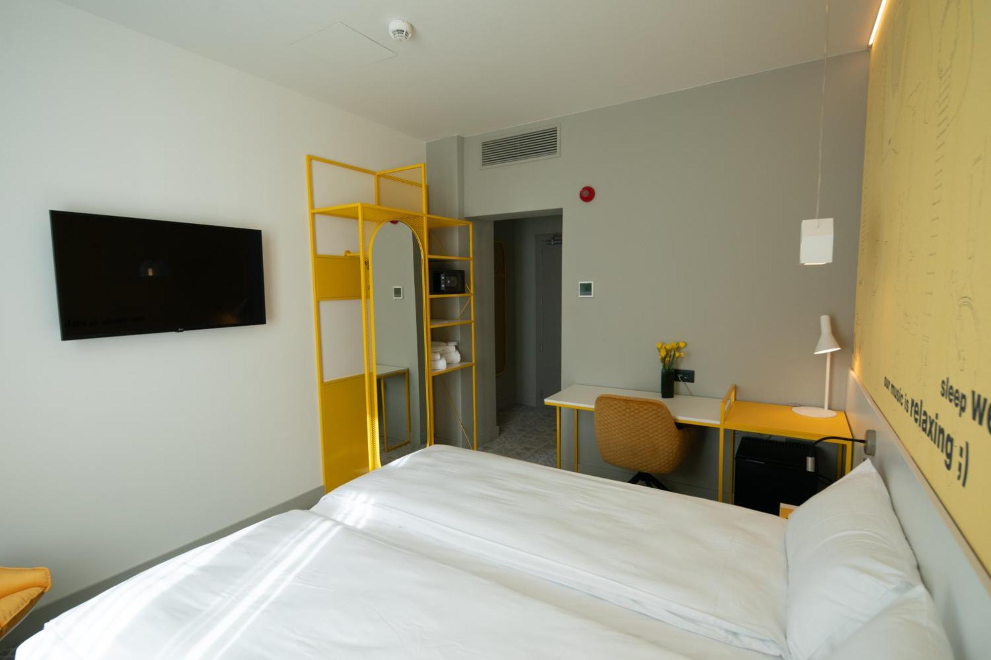 Отель Ibis Styles Sibiu Arsenal Экстерьер фото
