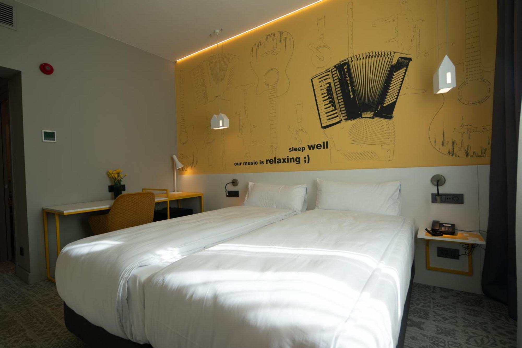 Отель Ibis Styles Sibiu Arsenal Экстерьер фото