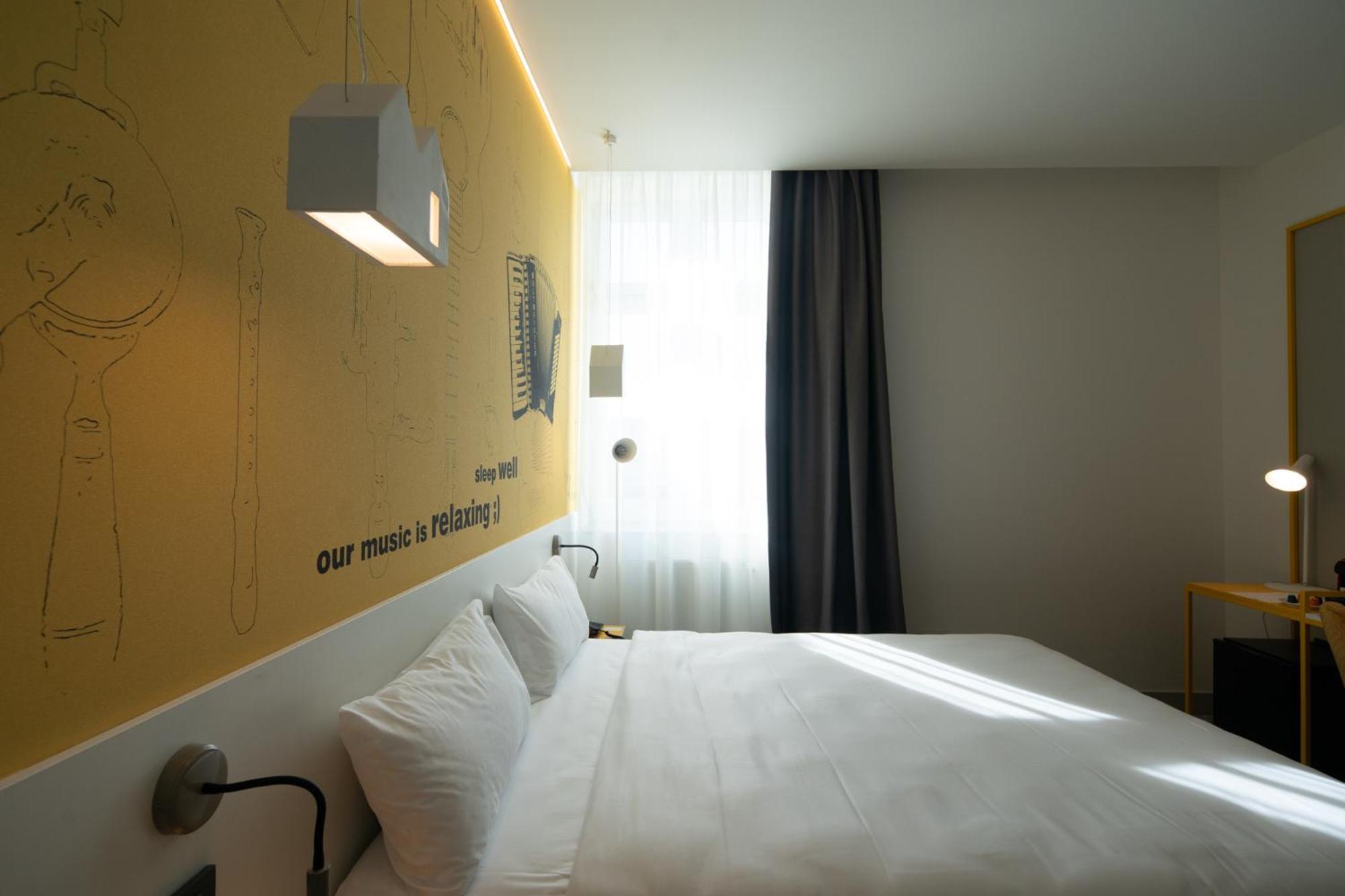 Отель Ibis Styles Sibiu Arsenal Экстерьер фото