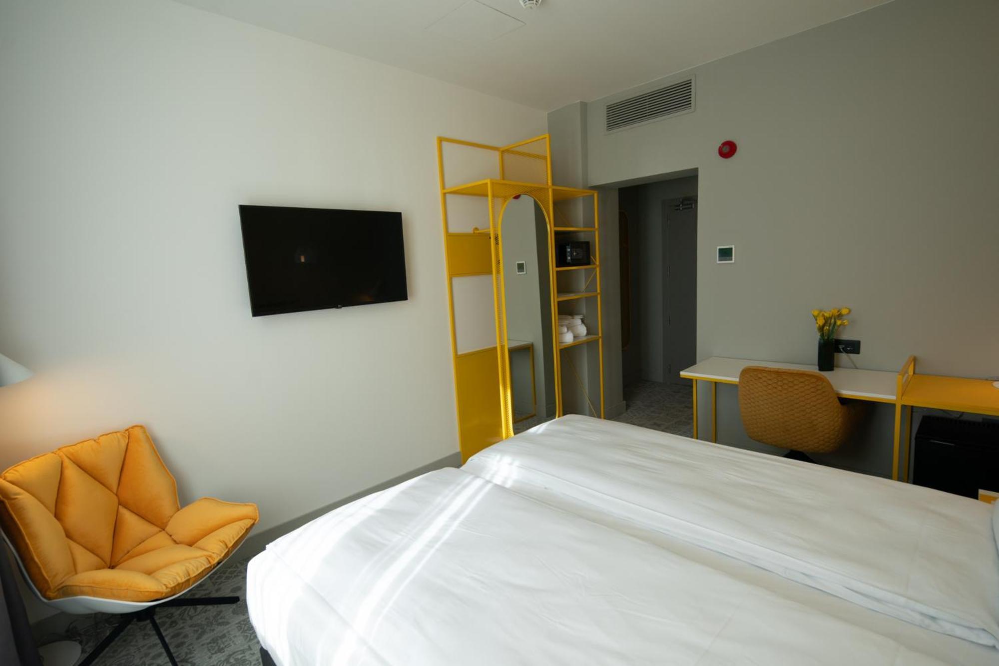 Отель Ibis Styles Sibiu Arsenal Экстерьер фото